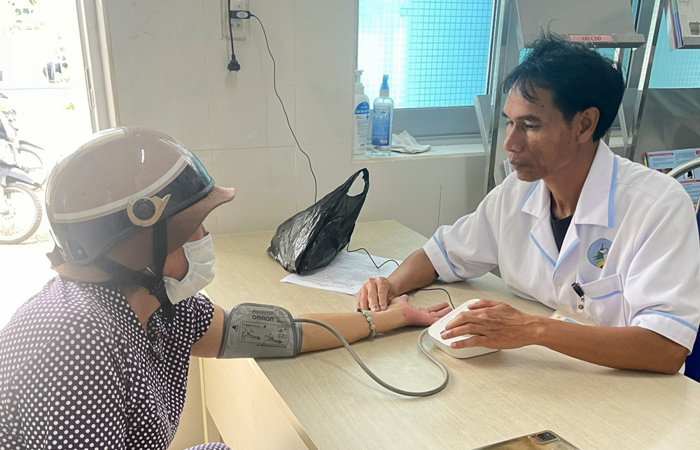 Nâng cao chất lượng hoạt động của y tế cơ sở trong tình hình mới
