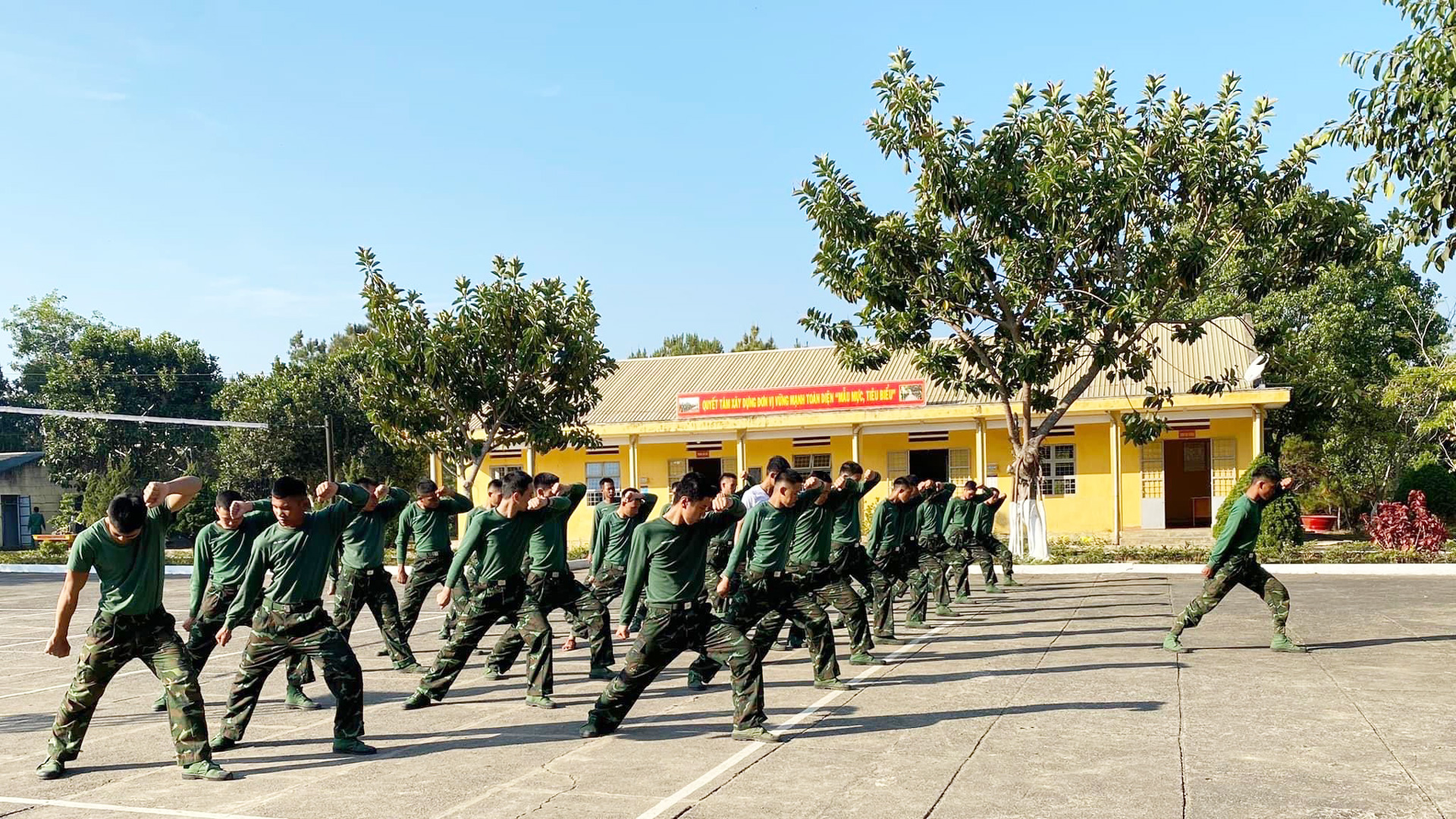 Nâng cao hiệu quả công tác Đảng, công tác chính trị trong lực lượng vũ trang