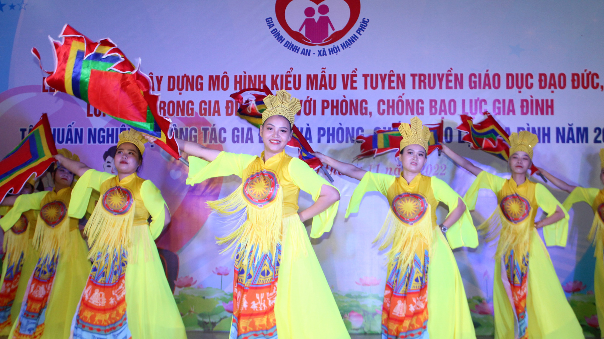 Phụ nữ Đạ M’ri với các phong trào thi đua yêu nước