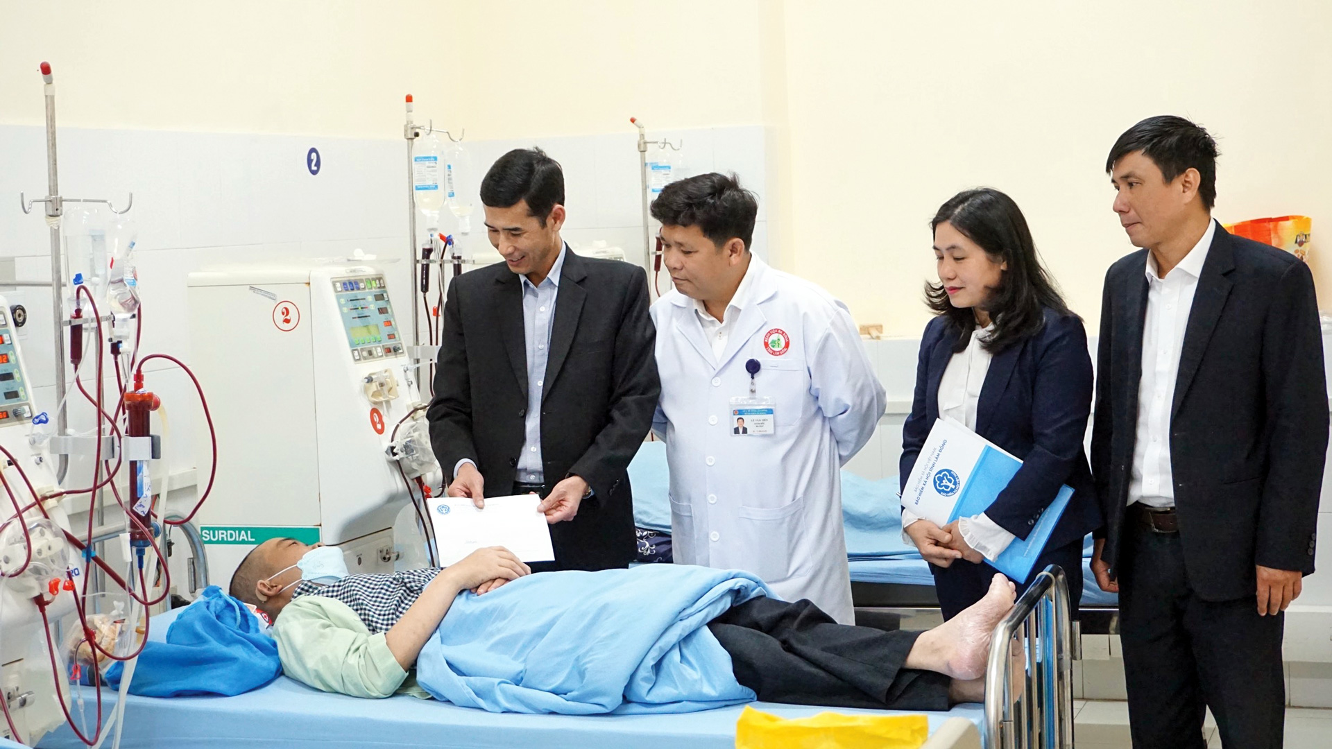 BẢO HIỂM XÃ HỘI LÂM ĐỒNG - ĐỒNG HÀNH CÙNG NGƯỜI DÂN: Đảm bảo quyền lợi người tham gia và thụ hưởng chính sách BHXH, BHYT, BHTN trong dịp Tết