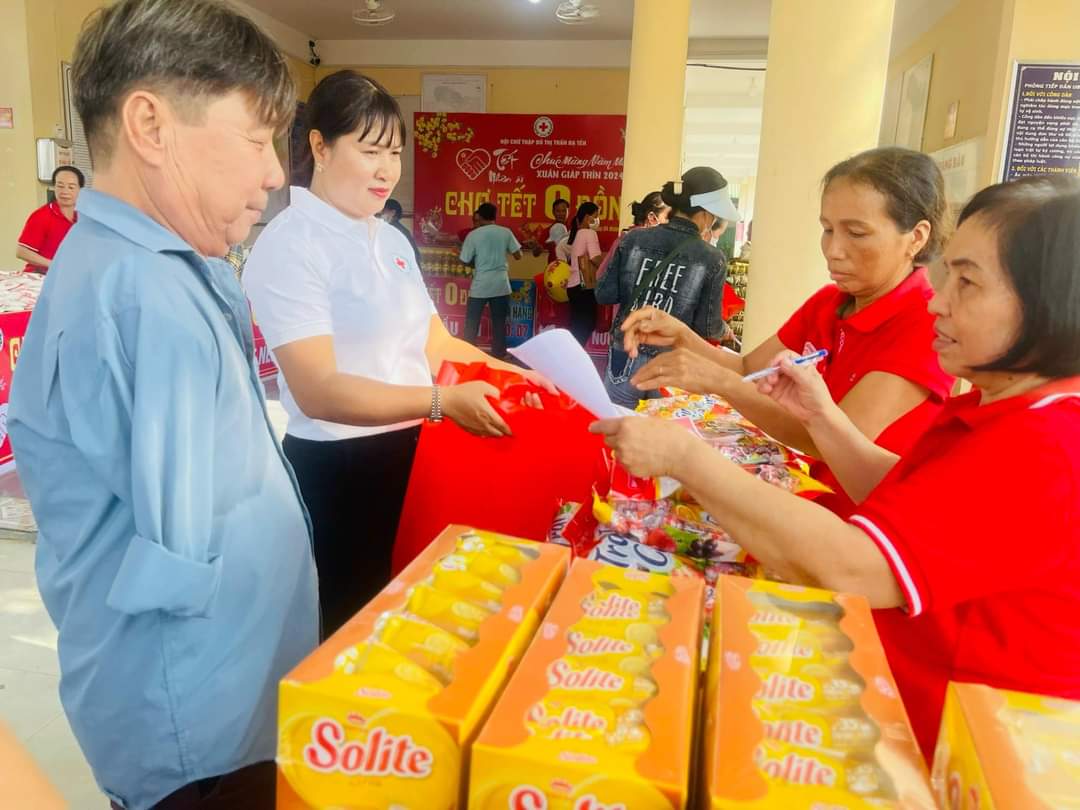 Đạ Tẻh: Tết Nhân ái với Phiên chợ Tết 0 đồng