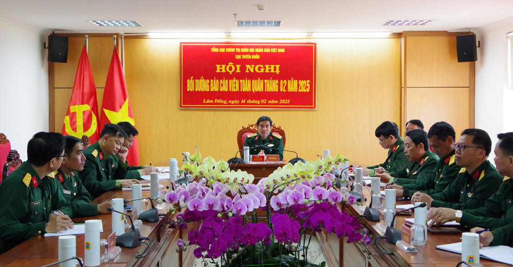 Hội nghị Bồi dưỡng báo cáo viên toàn quân tháng 2