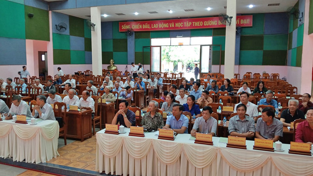 Đạ Huoai: Lấy ý kiến, góp ý của các đồng chí nguyên lãnh đạo huyện đối với các văn kiện Đại hội Đảng