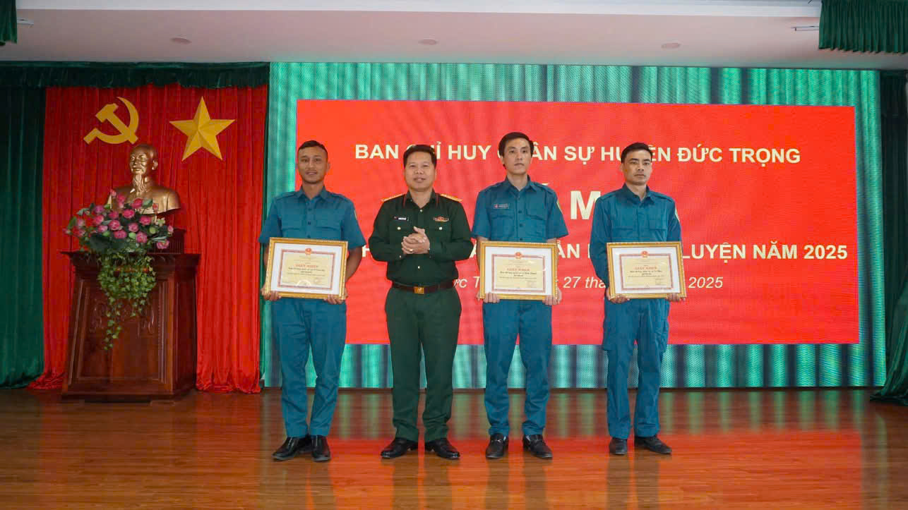 Ban CHQS Đức Trọng tổ chức Hội thi mô hình học cụ huấn luyện