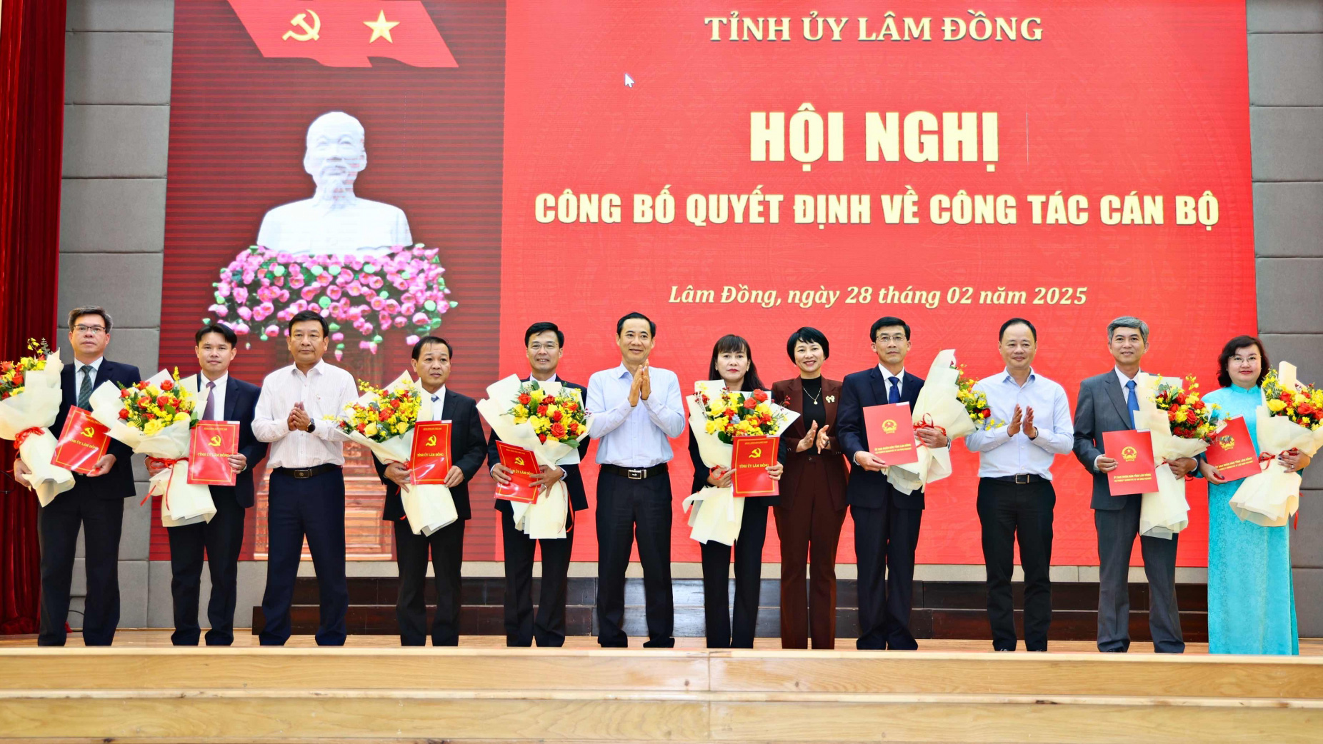 Tỉnh uỷ Lâm Đồng công bố quyết định về công tác cán bộ