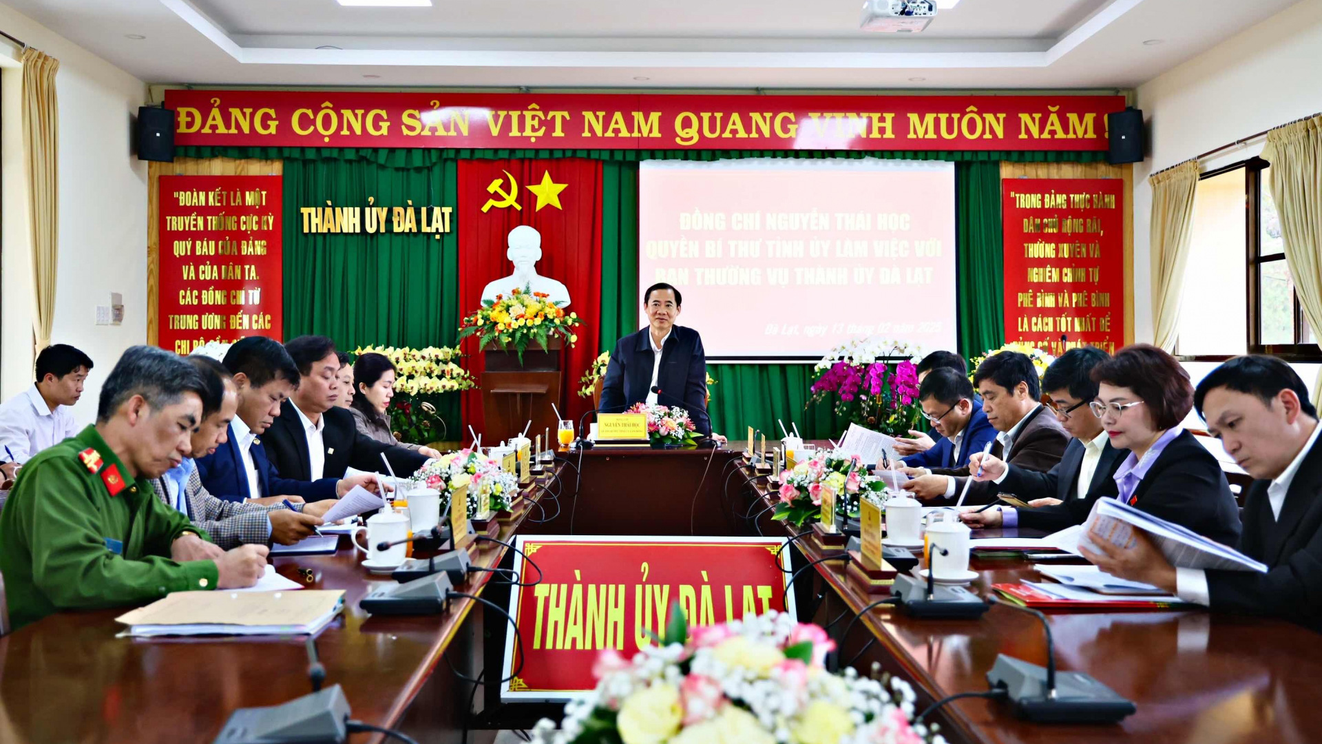 Quyền Bí thư Tỉnh ủy Nguyễn Thái Học làm việc với Ban Thường vụ Thành ủy Đà Lạt