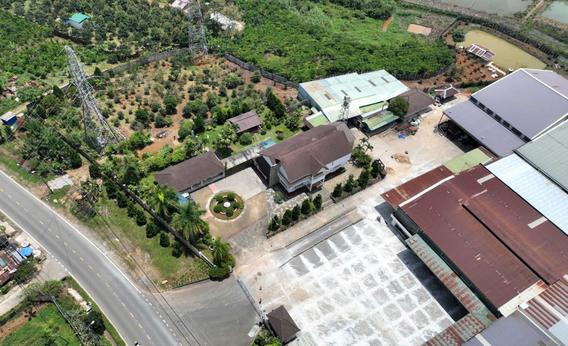 Buộc Công ty Hương Bản khắc phục hậu quả các công trình xây dựng không phép