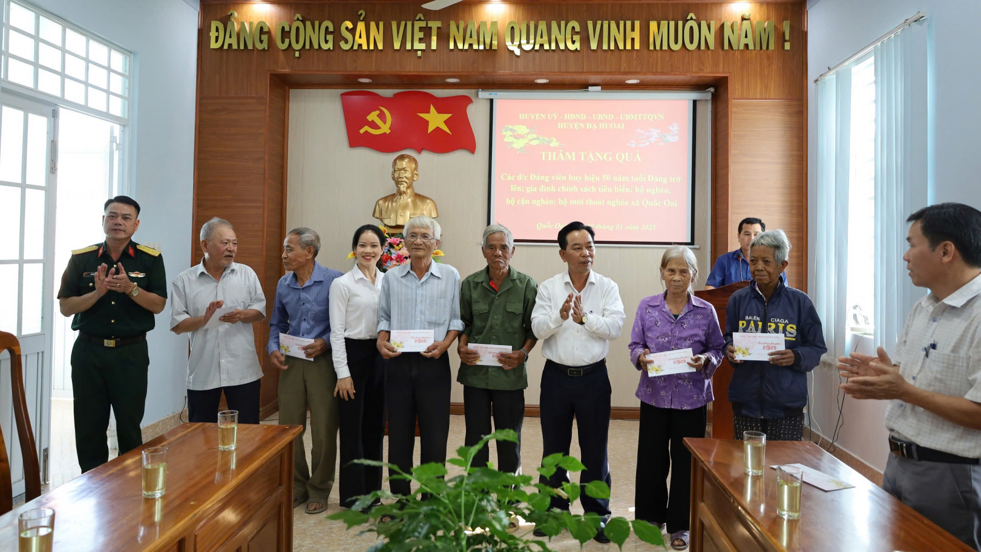 Đạ Huoai: Hơn 13 tỷ đồng thăm, hỗ trợ Tết Nguyên đán Ất Tỵ 2025