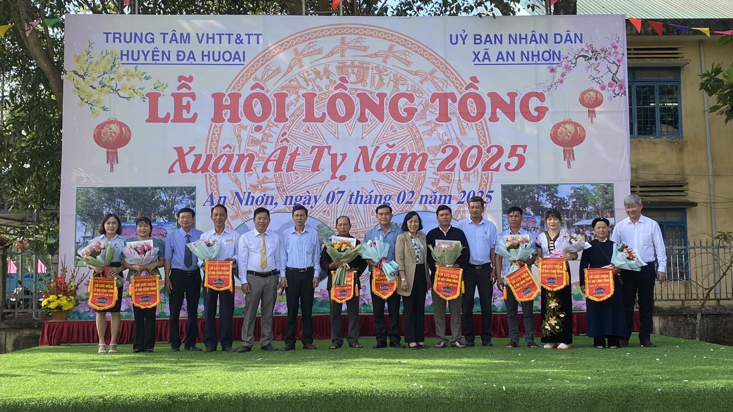 Đạ Huoai: Sôi nổi lễ hội Lồng tồng