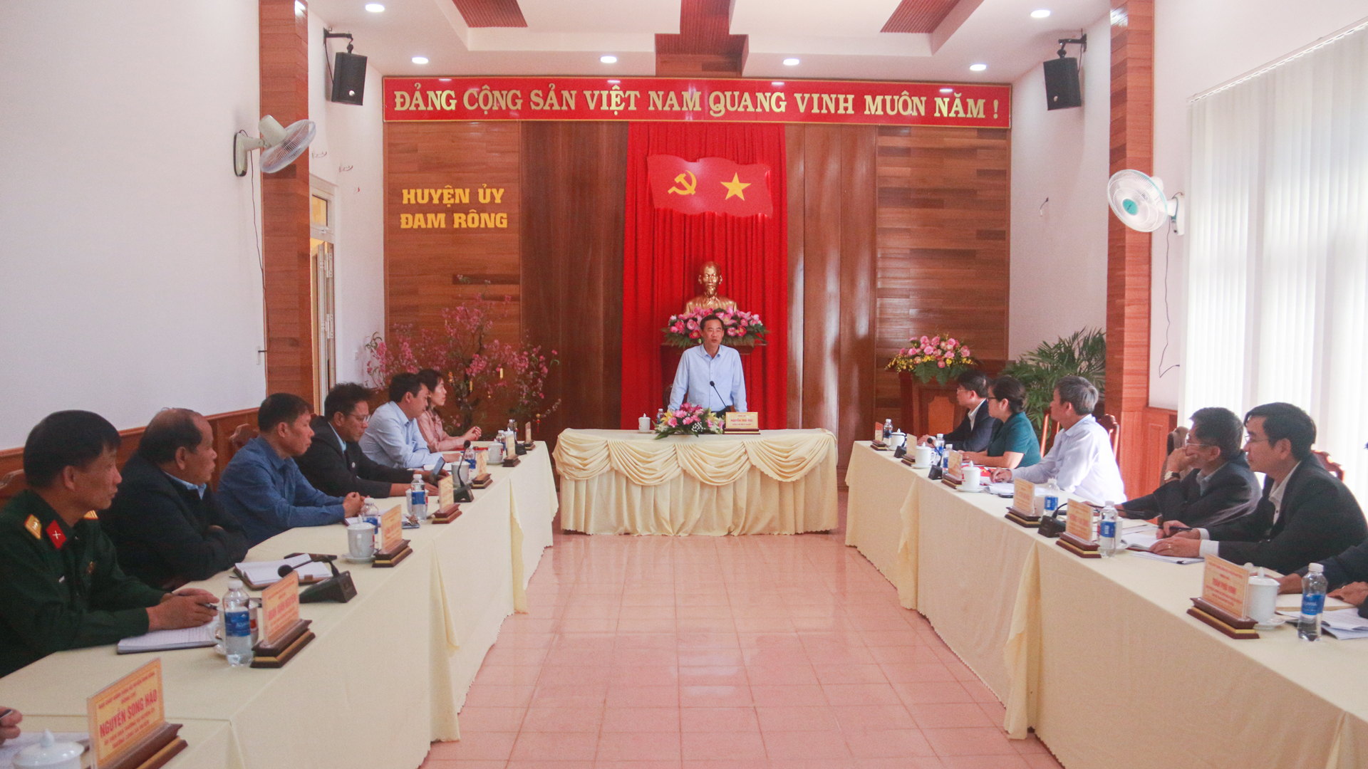 Quyền Bí thư Tỉnh ủy Nguyễn Thái Học làm việc với huyện Đam Rông