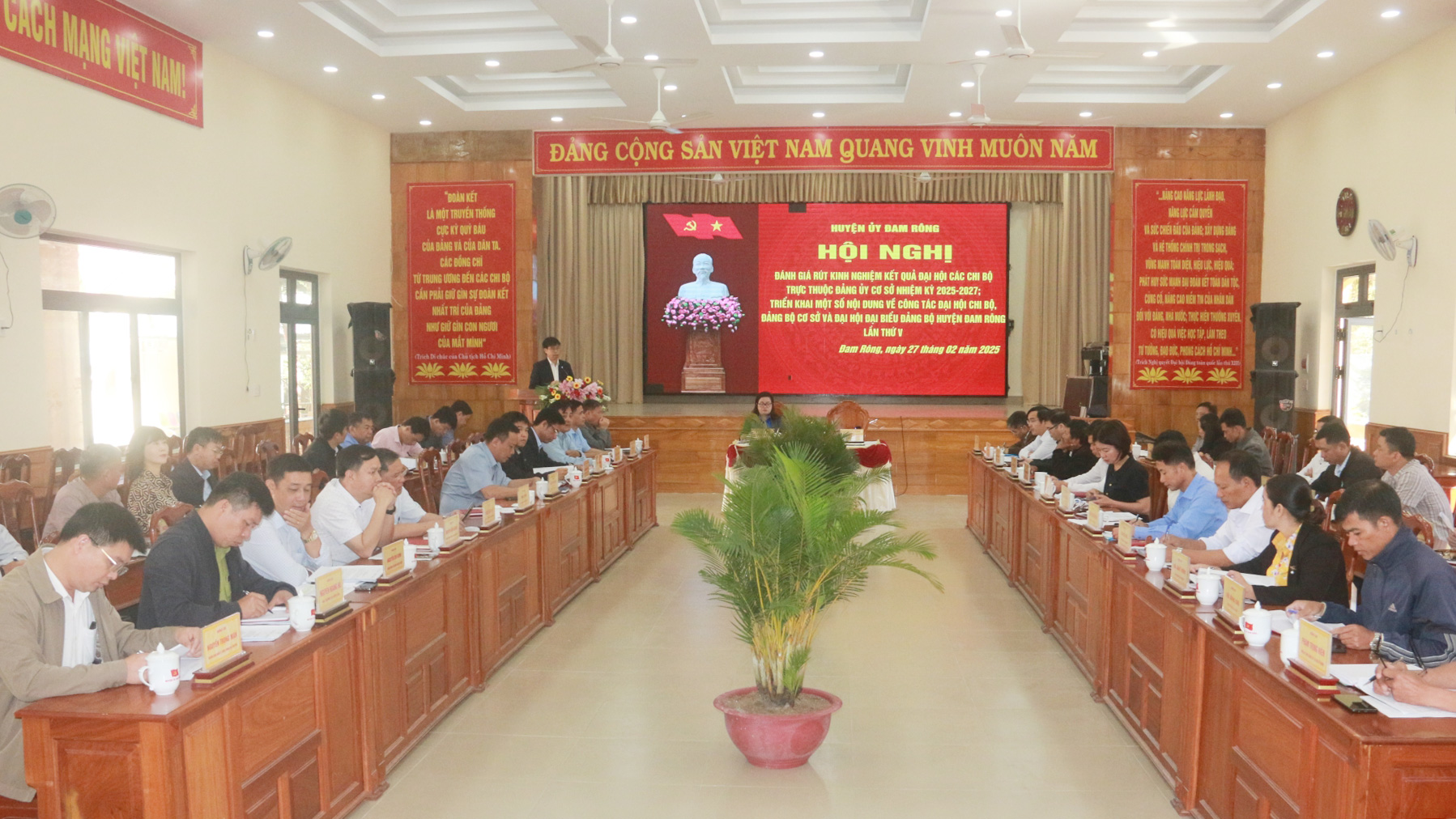 Đam Rông: Hội nghị đánh giá rút kinh nghiệm kết quả đại hội các chi bộ
