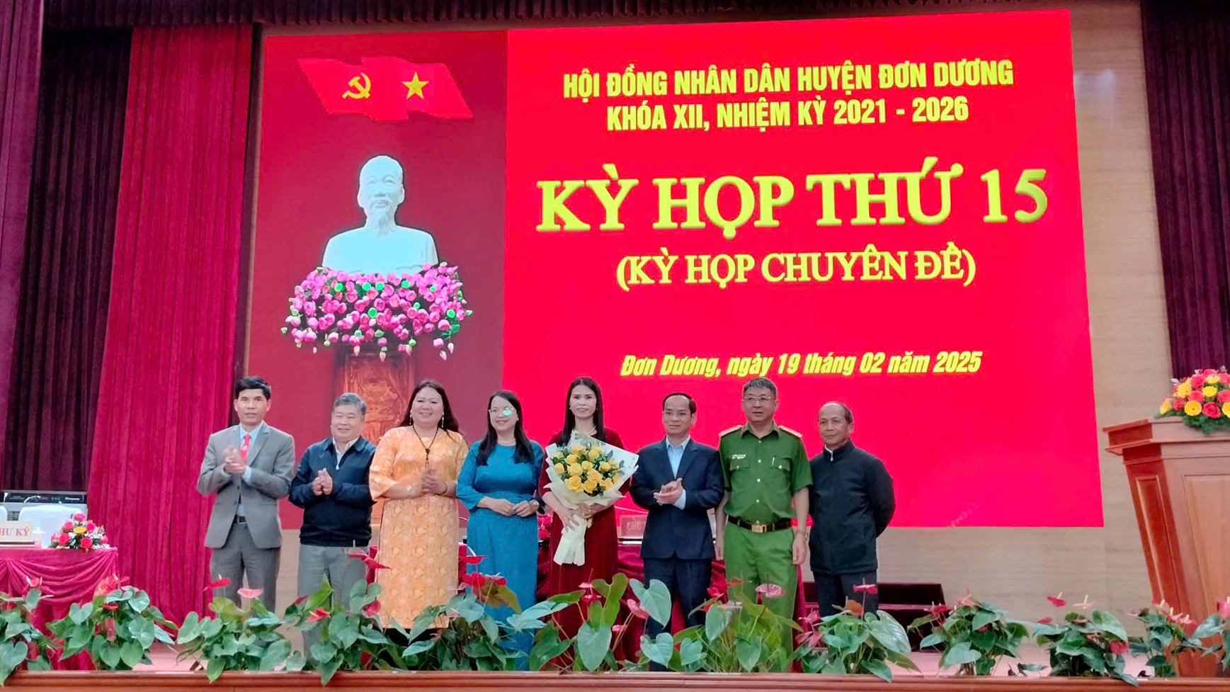 Đồng chí Đinh Thị Mai được bầu giữ chức Chủ tịch HĐND huyện Đơn Dương