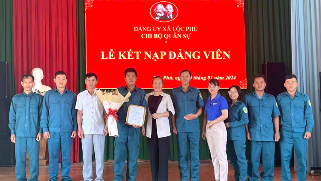 Bảo Lâm: Củng cố xây dựng tổ chức cơ sở đảng và nâng cao chất lượng đảng viên
