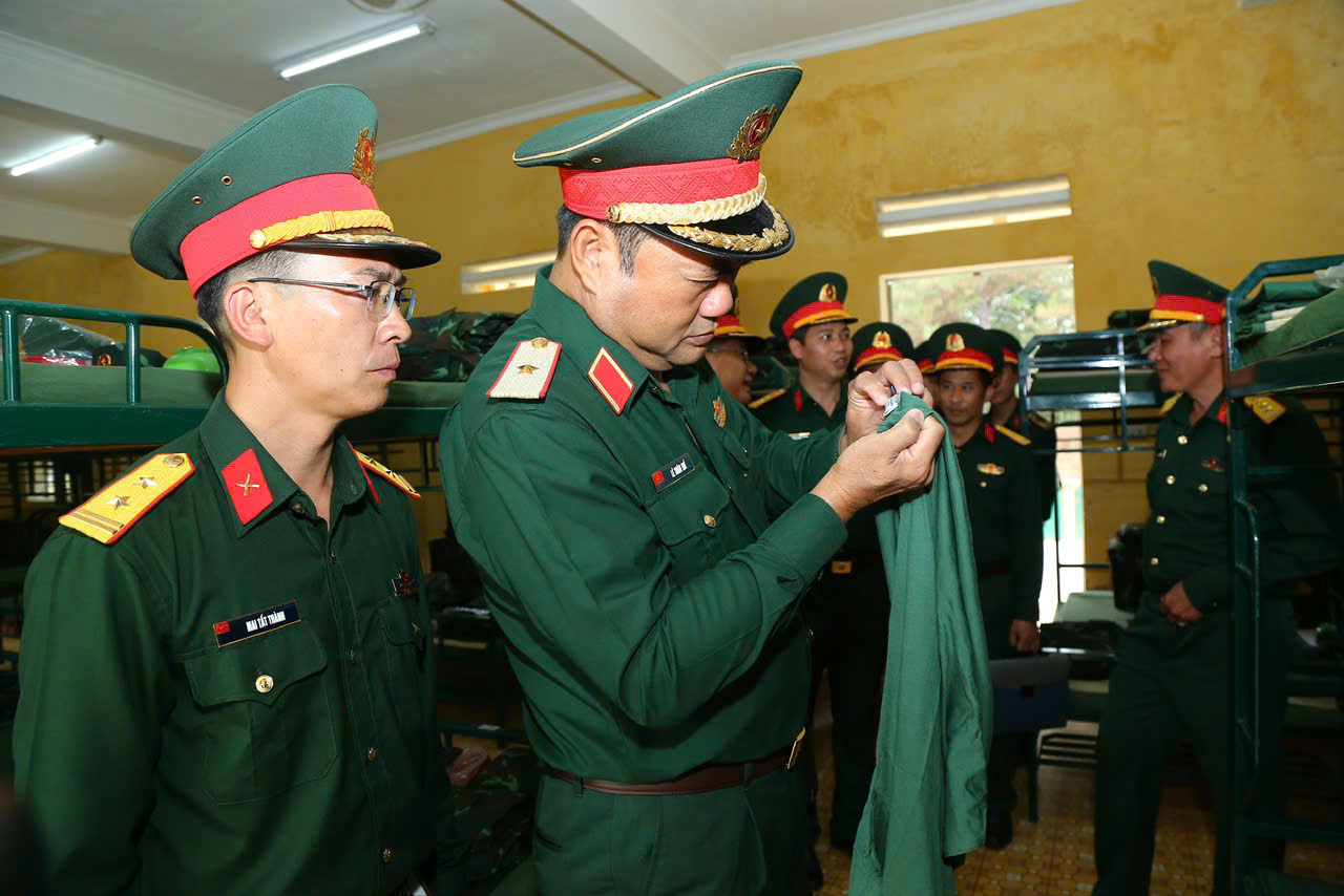 Quân khu 7 kiểm tra công tác chuẩn bị huấn luyện chiến sĩ mới tại Trung đoàn Bộ binh 994