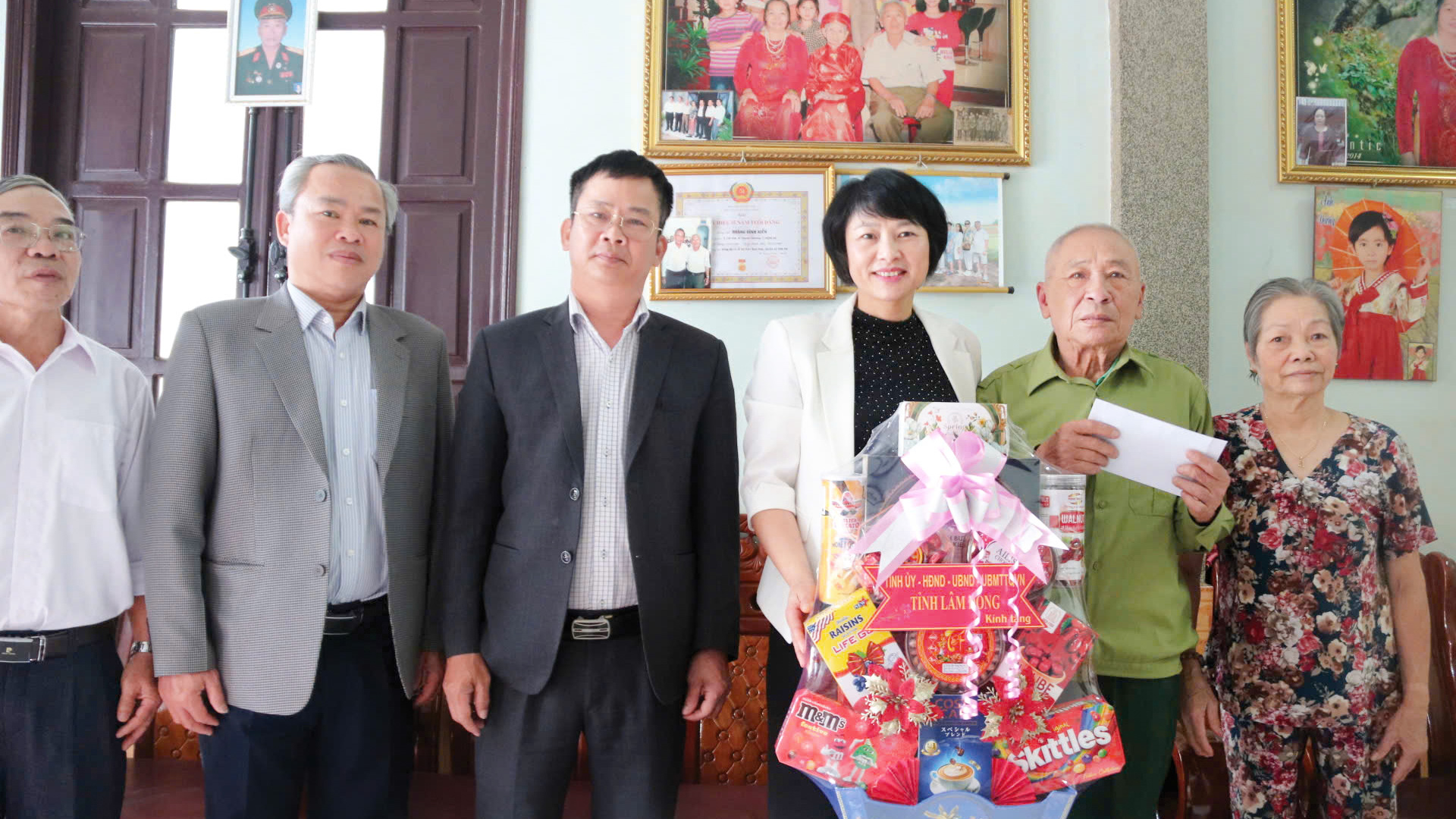 Quan tâm thực hiện tốt chính sách đối với người có công