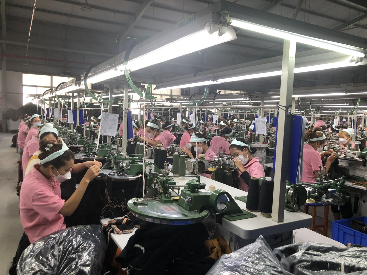 Ngày làm việc đầu tiên sau Kỳ nghỉ tết Ất Tỵ: Người làm việc bắt nhịp guồng máy