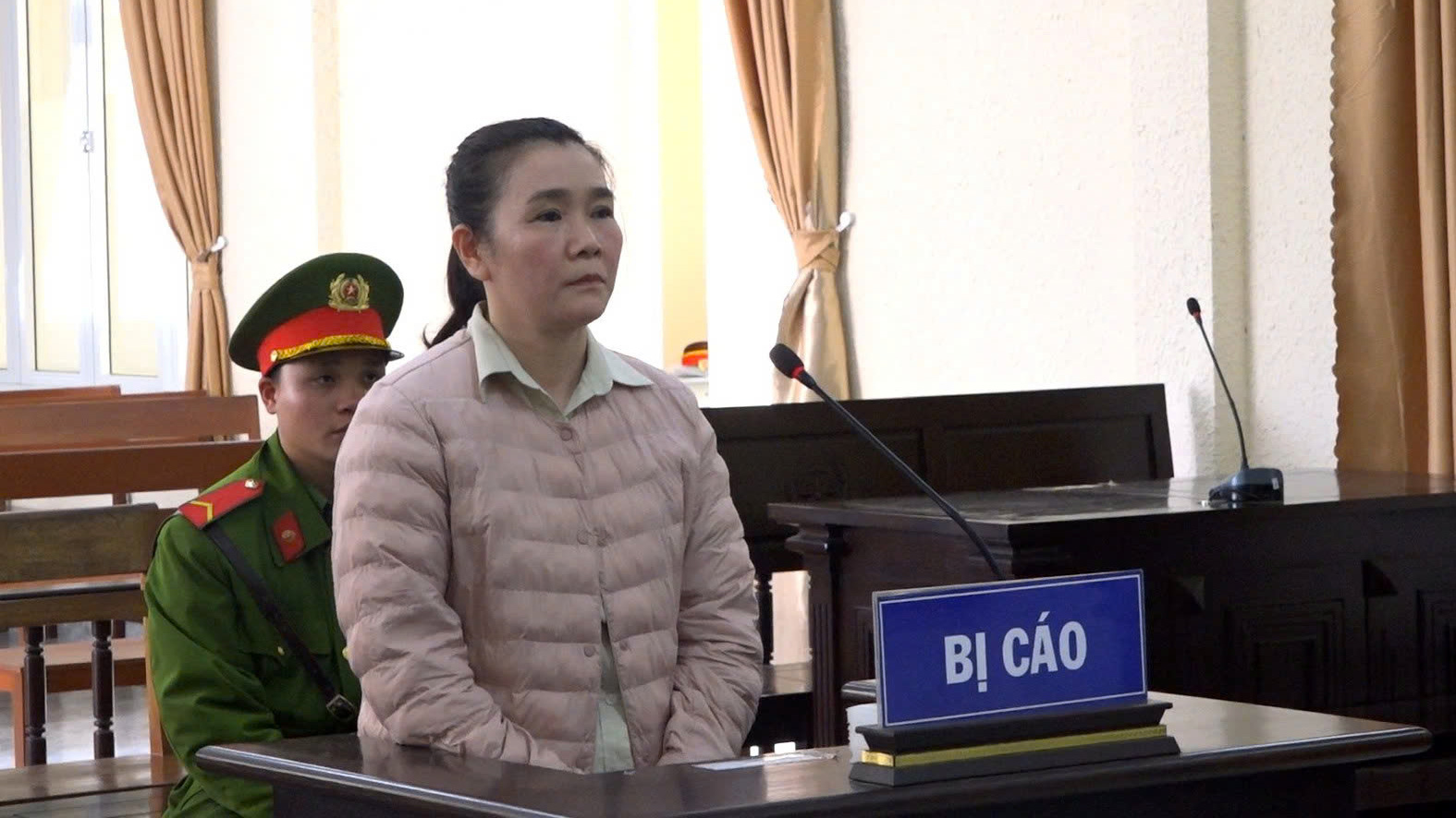 Lãnh án 7,5 năm tù vì lừa bán đất được ngân hàng cho thuê