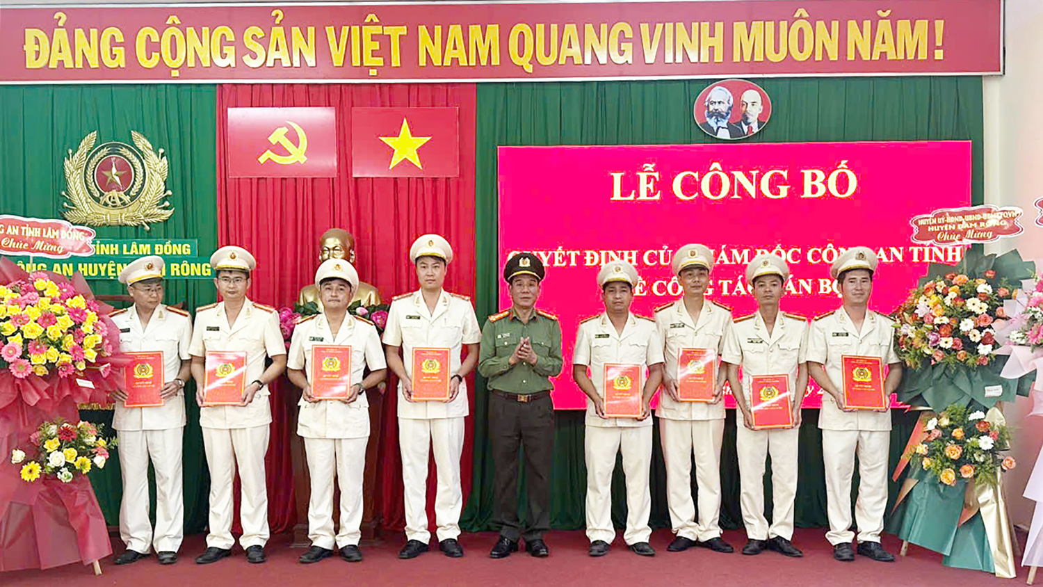Công an Lâm Đồng công bố quyết định giải thể Công an cấp huyện