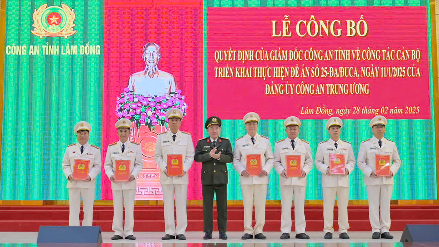 Công an tỉnh Lâm Đồng công bố quyết định về công tác cán bộ