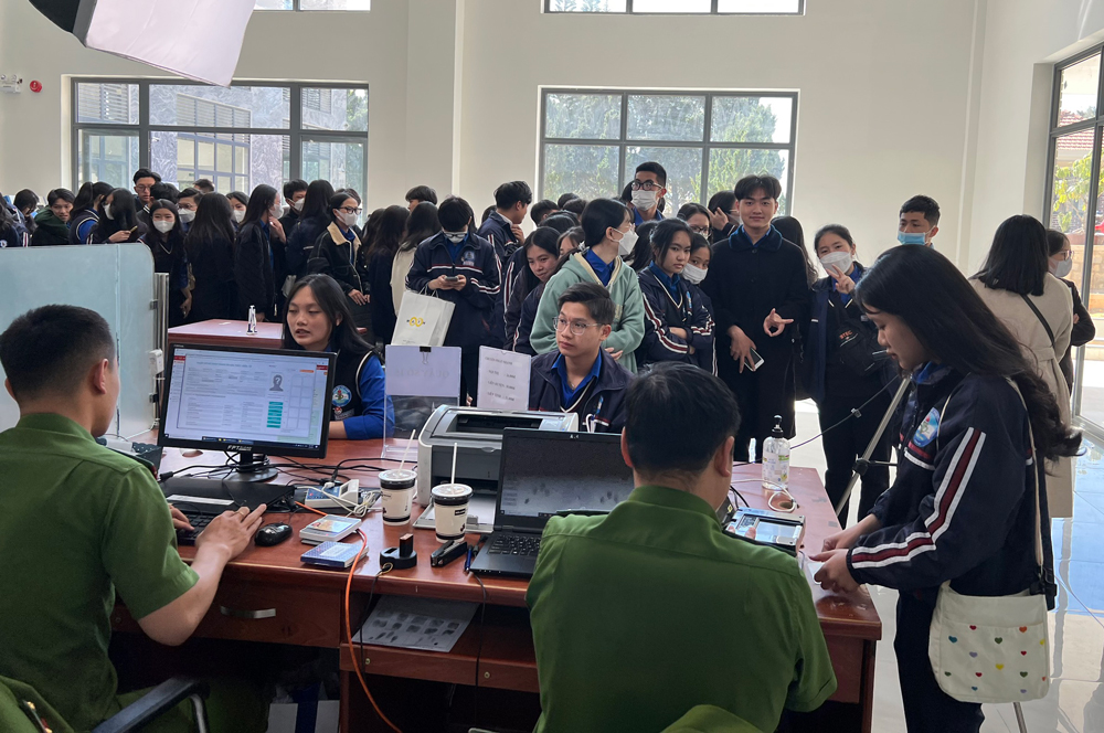 Đẩy nhanh tiến độ cấp CCCD cho học sinh thi tốt nghiệp năm 2023