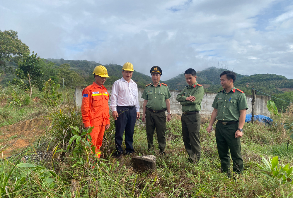 Chủ động phòng chống cháy hành lang các đường dây truyền tải điện