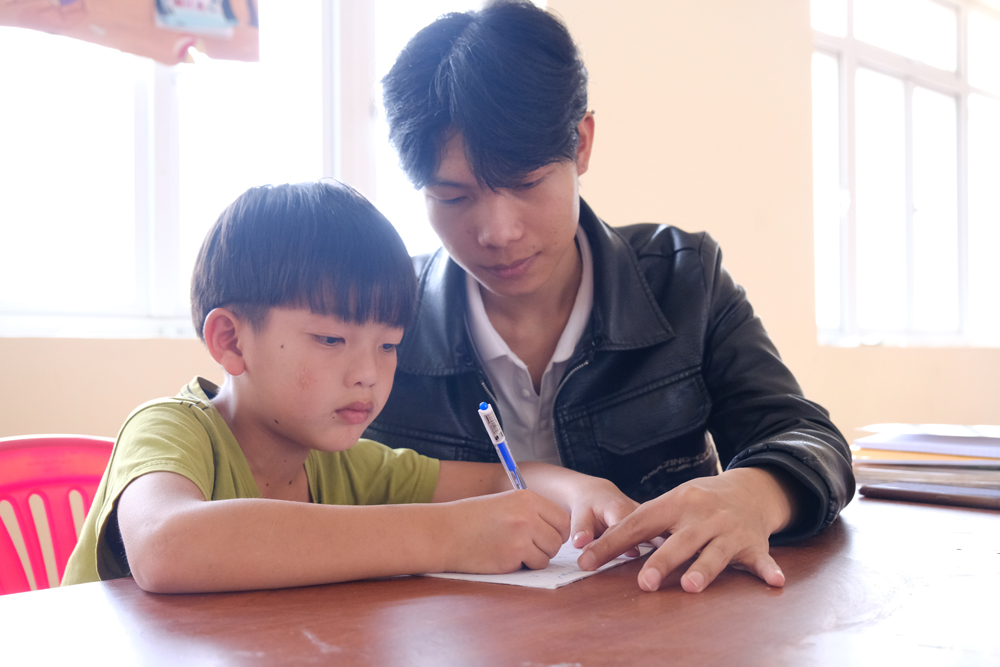 Nỗ lực của cậu học trò mồ côi