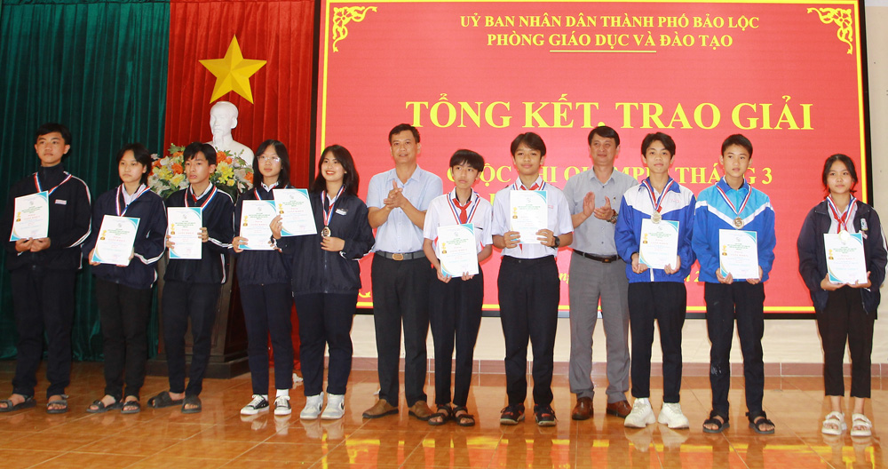 Bảo Lộc: Trao giải Cuộc thi Olympic tháng 3 lần thứ I