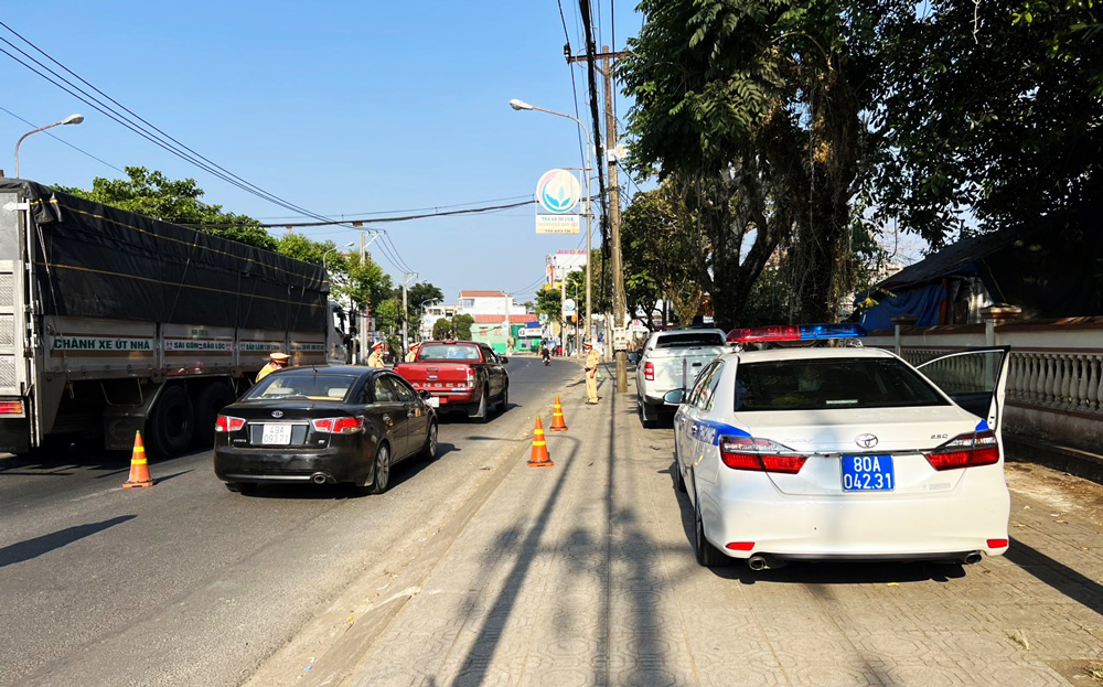 Xử lý hơn 3.110 trường hợp vi phạm an toàn giao thông đường bộ