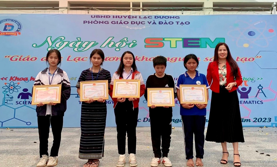Ngày hội STEM “Giáo dục Lạc Dương khơi nguồn sáng tạo”