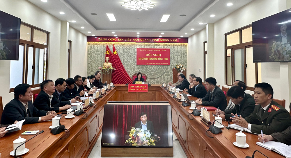 Hội nghị Báo cáo viên Trung ương tháng 3
