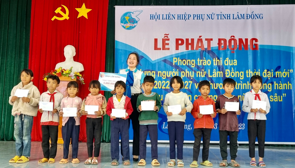 Phát động Phong trào thi đua Xây dựng người phụ nữ Lâm Đồng thời đại mới