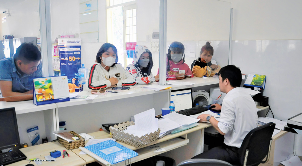 Hướng tới chuyển giao dịch vụ hành chính công cho doanh nghiệp, các tổ chức xã hội đảm nhiệm