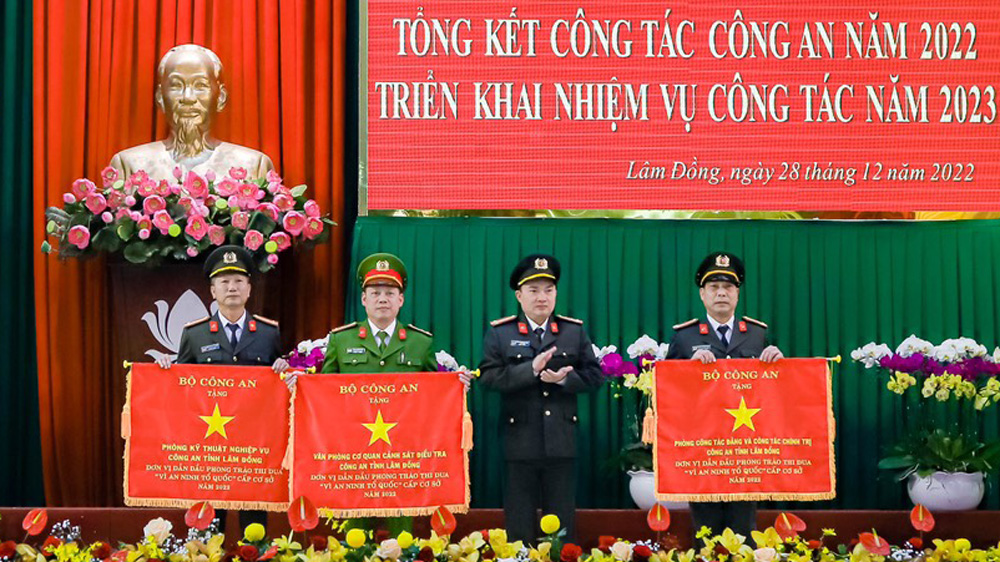 Kỷ niệm 75 năm Ngày Chủ tịch Hồ Chí Minh nêu 6 điều dạy Công an Nhân dân (11/3/1948 - 11/3/2023) và 75 năm Ngày Chủ tịch Hồ Chí Minh ra lời kêu gọi thi đua ái quốc (11/6/1948 - 11/6/2023): Phòng Công tác Đảng và công tác chính trị, Công an Lâm Đồng: Tích cực hoạt động và thúc đẩy phong trào thi đua