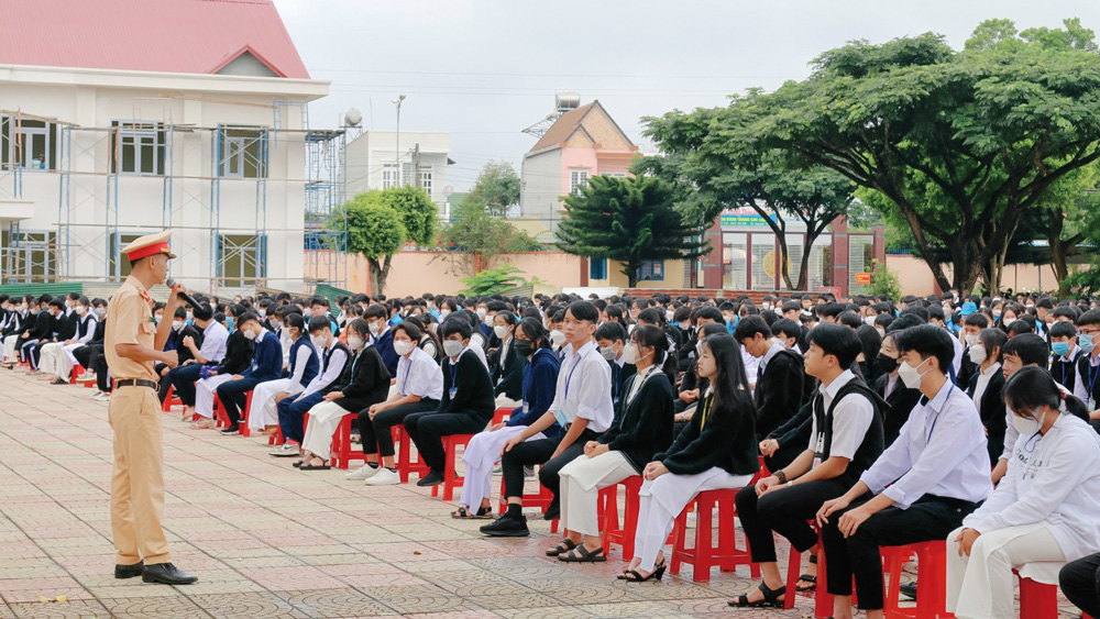 Phối hợp giúp người dân tiếp cận pháp luật