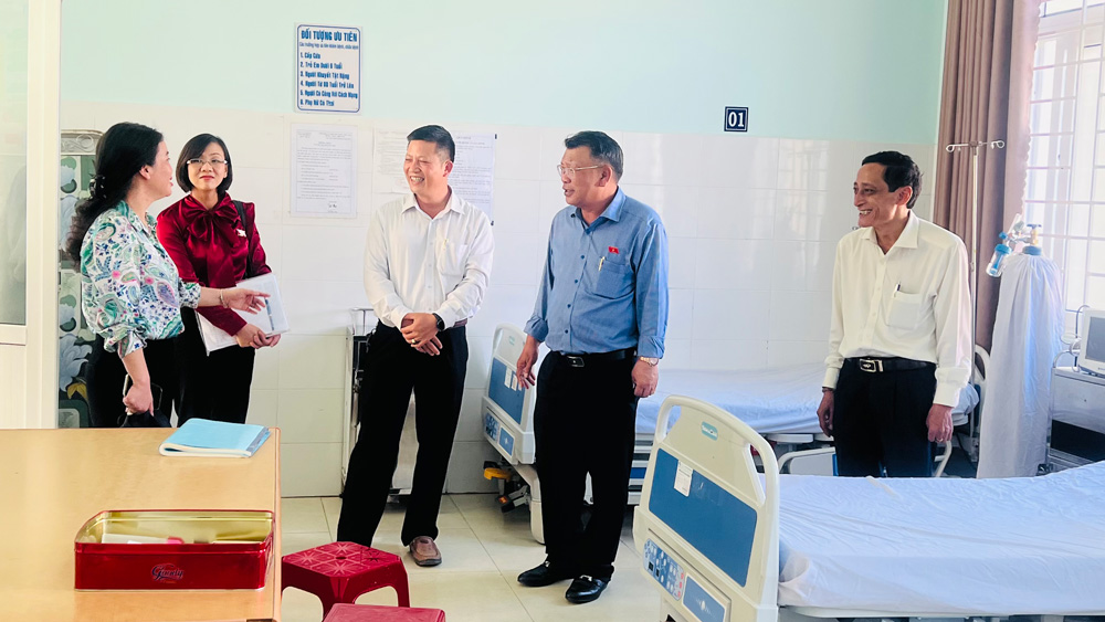 Những bất cập từ y tế cơ sở, y tế dự phòng