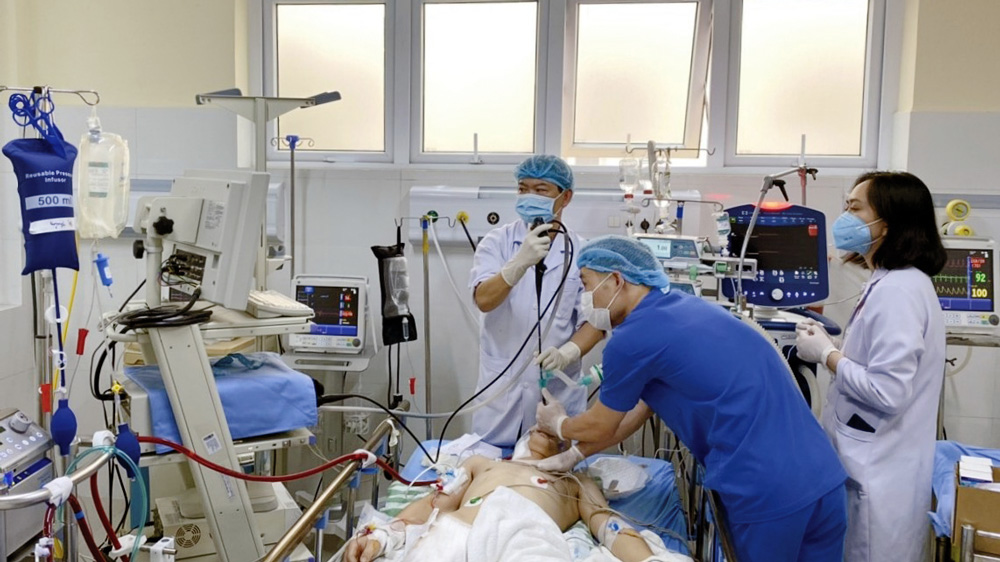 Để hạn chế tình trạng nhân viên y tế nghỉ việc 