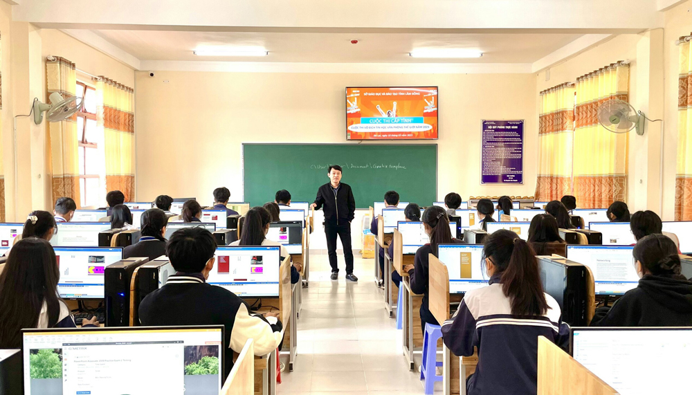 18 học sinh Lâm Đồng tham dự Cuộc thi Vô địch Tin học văn phòng thế giới vòng chung kết toàn quốc