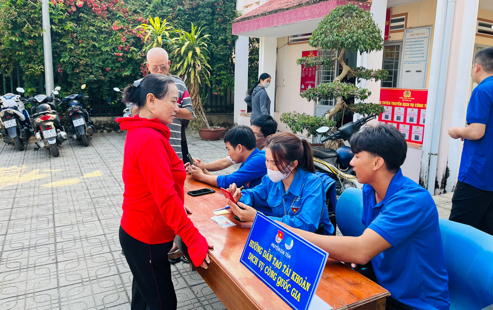 Đạ Tẻh: Phát động thi đua phát triển xã hội số