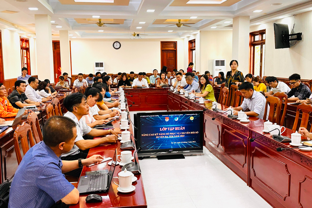 Tập huấn nâng cao kỹ năng số tại Đạ Tẻh