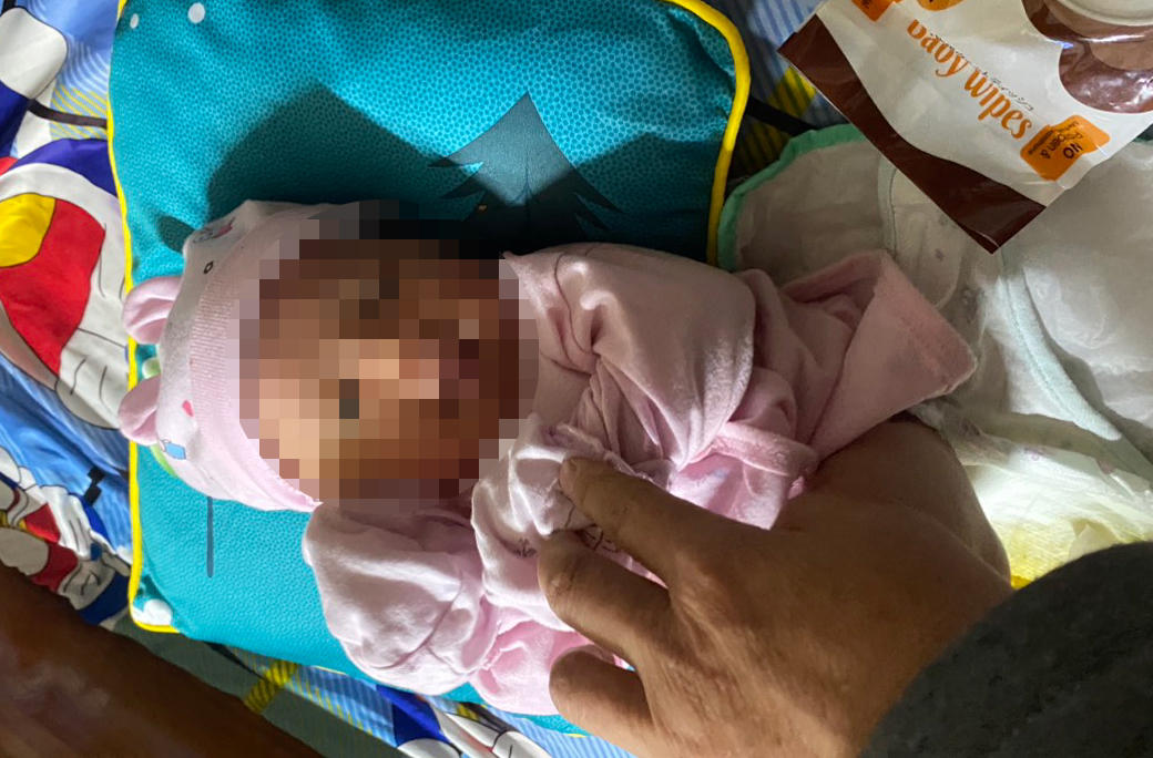Tìm người thân của trẻ sơ sinh bị bỏ rơi trước cổng chùa