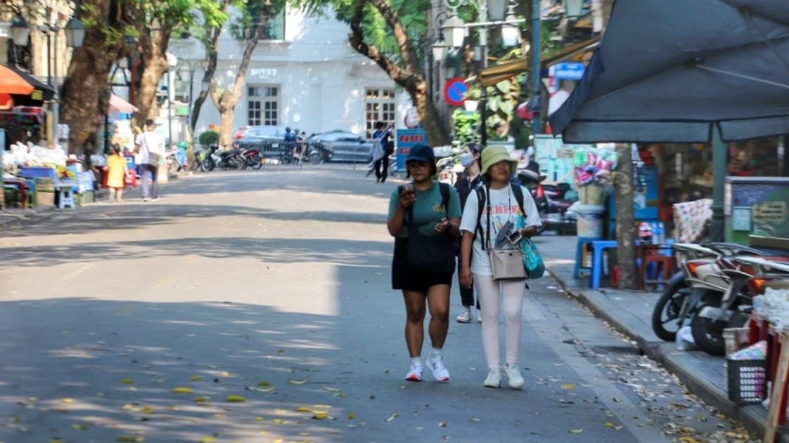 Nắng nóng trên cả nước, nhiều khu vực ở Nam Bộ nắng nóng gay gắt trên 38 độ C