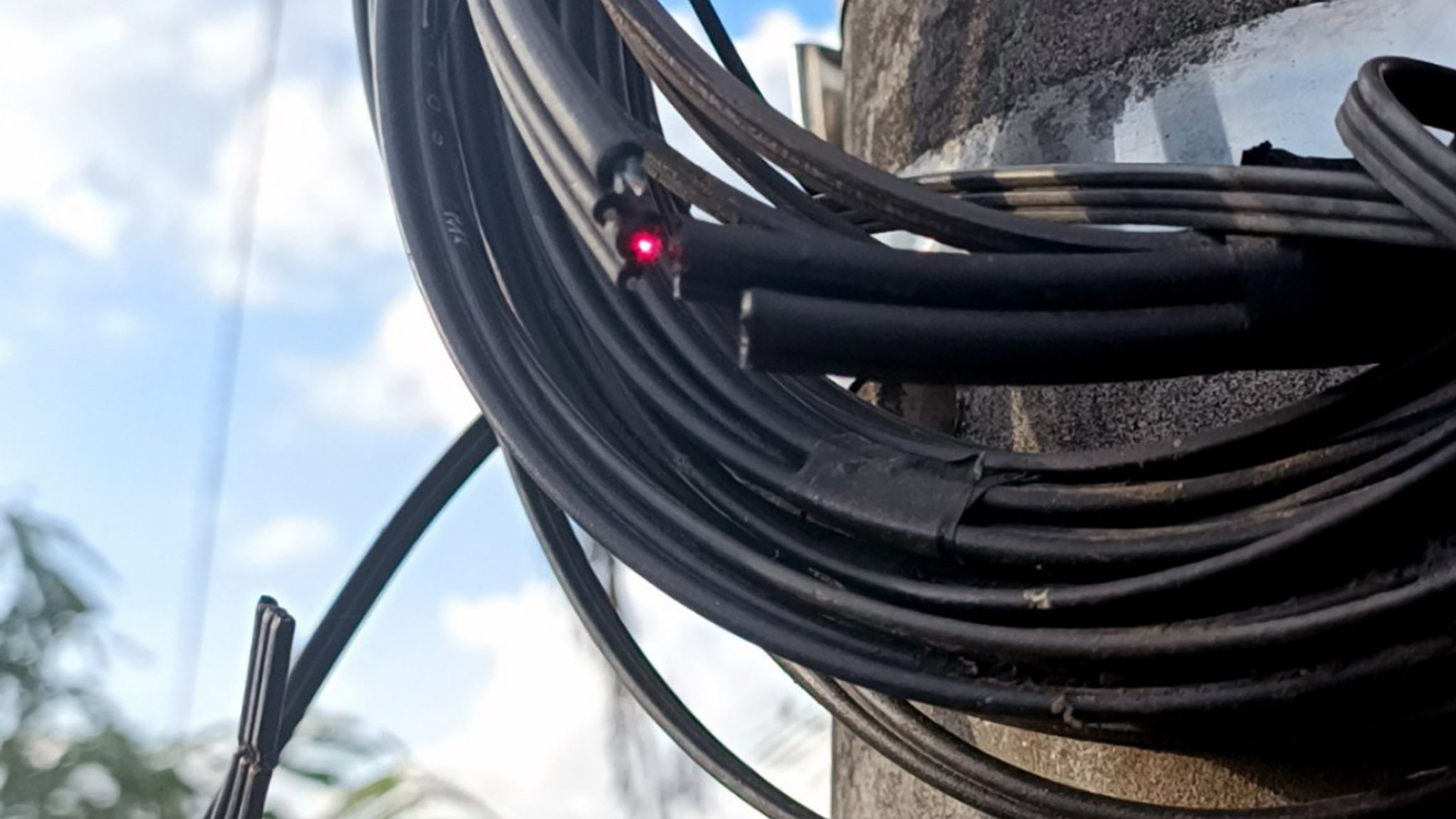 Nhiều tuyến cáp quang ở Bảo Lộc có dấu hiệu bị phá hoại