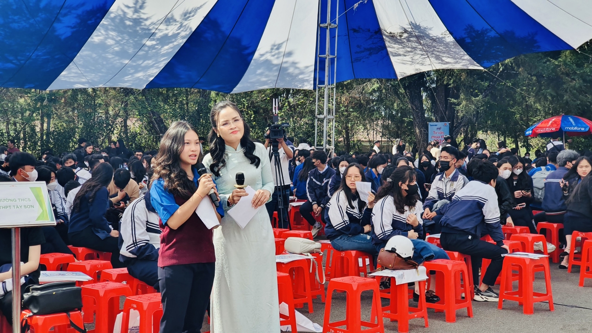 Gần 2.000 học sinh tham dự ngày hội Tư vấn mùa thi tại Đà Lạt
