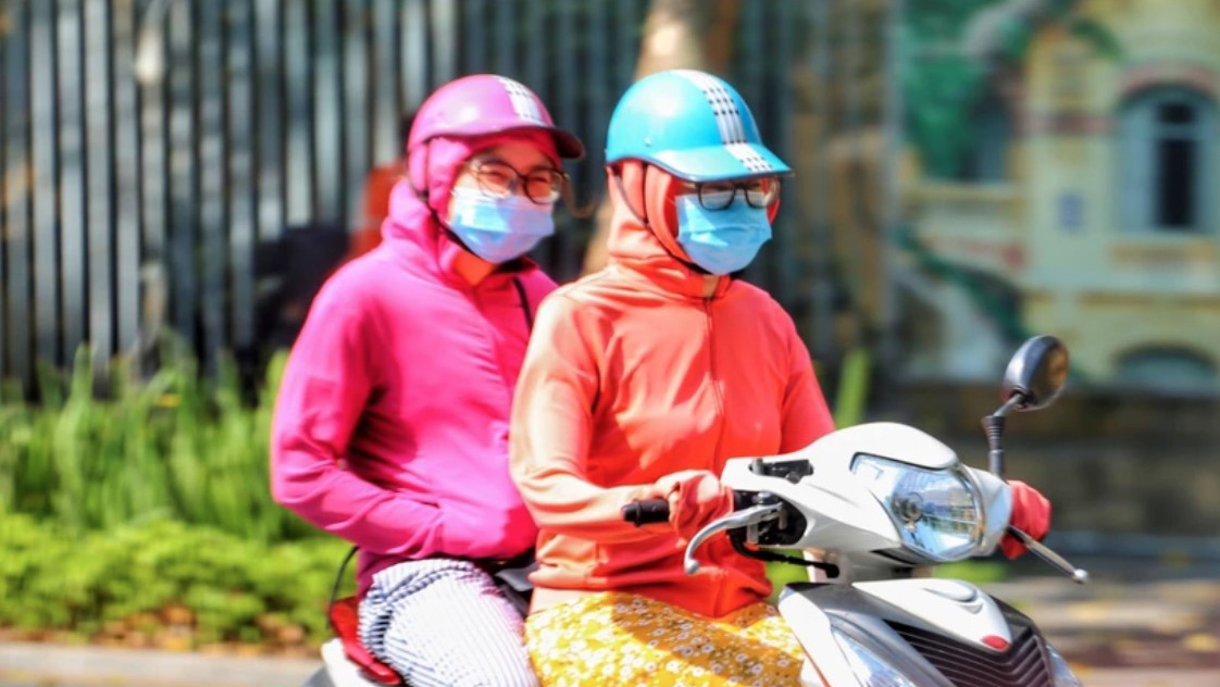 Nhiều khu vực nắng nóng trong ngày cuối tuần, miền Bắc có nơi trên 35 độ C