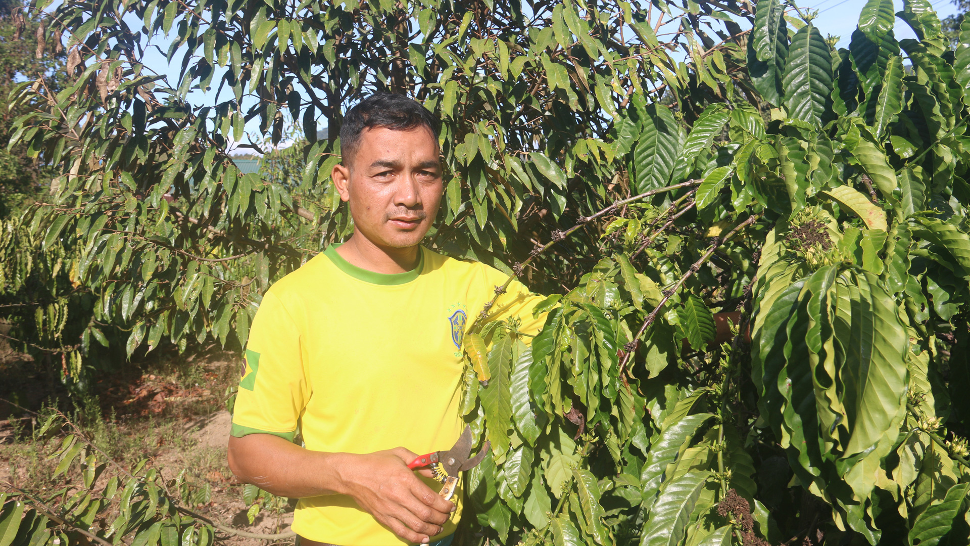 Liêng Hót Ha Jol vượt khó làm kinh tế giỏi
