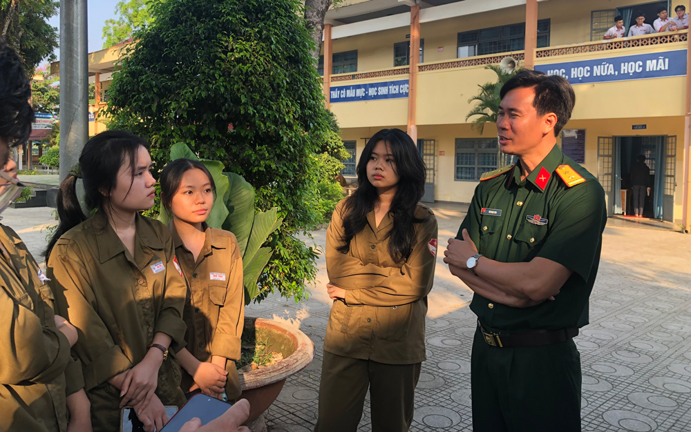 1.158 học sinh THPT tham dự tư vấn tuyển sinh quân sự năm 2024