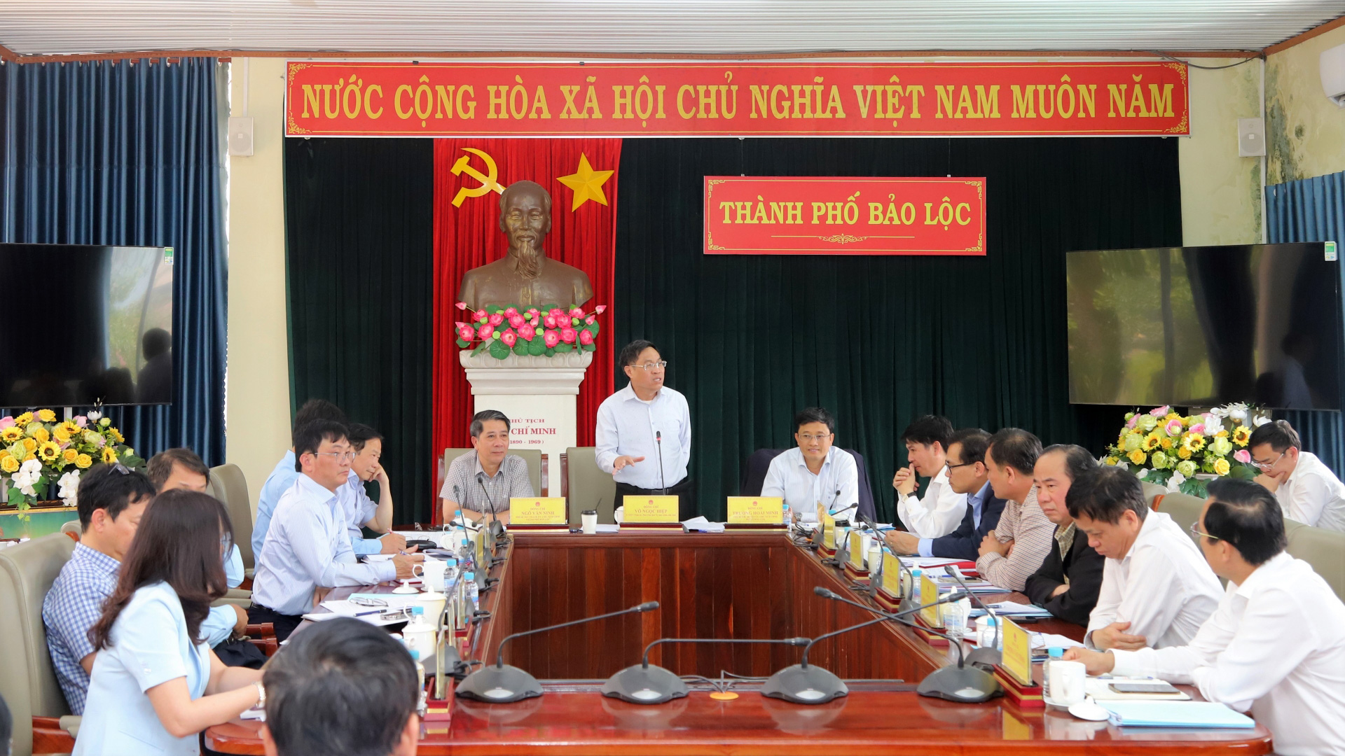 Phó Chủ tịch UBND tỉnh Lâm Đồng Võ Ngọc Hiệp làm việc với TP Bảo Lộc và huyện Bảo Lâm