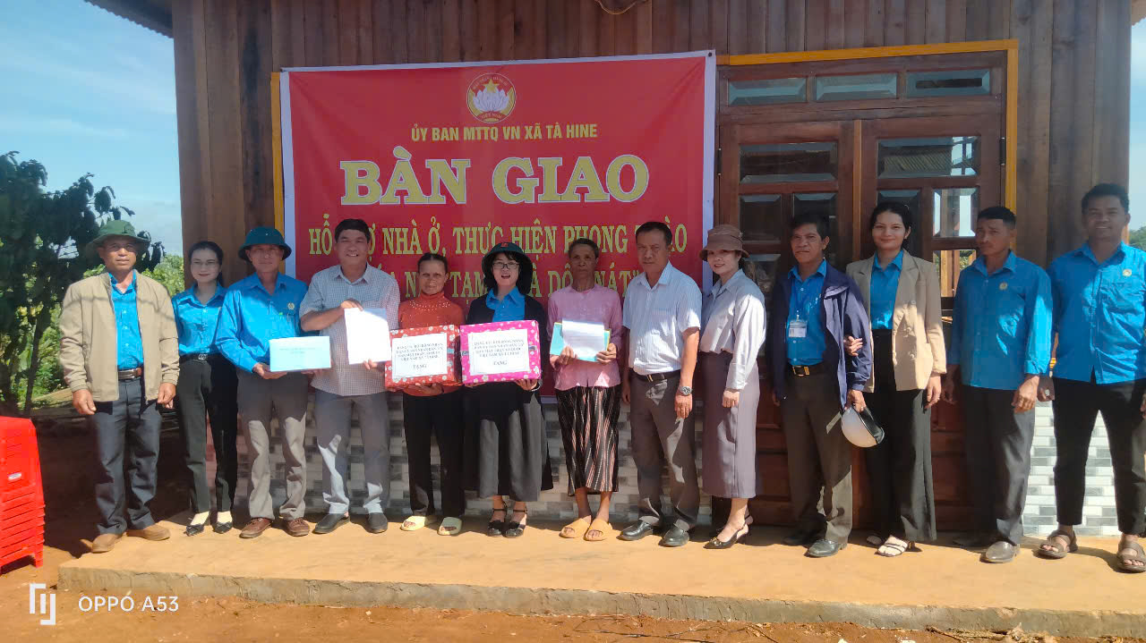 Đức Trọng: Trao nhà đại đoàn kết cho 2 hộ đồng bào dân tộc thiểu số