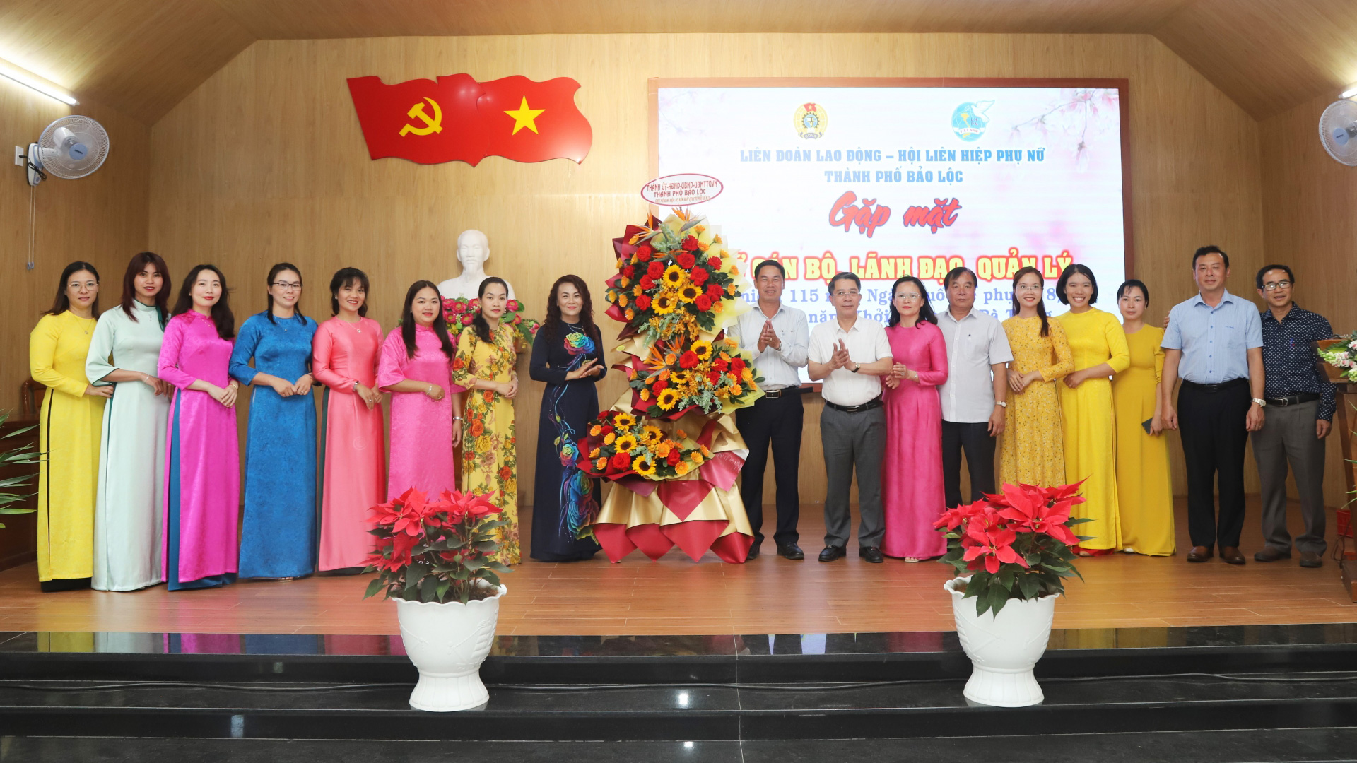 Bảo Lộc: Gặp mặt nữ cán bộ lãnh đạo, quản lý nhân dịp 8/3