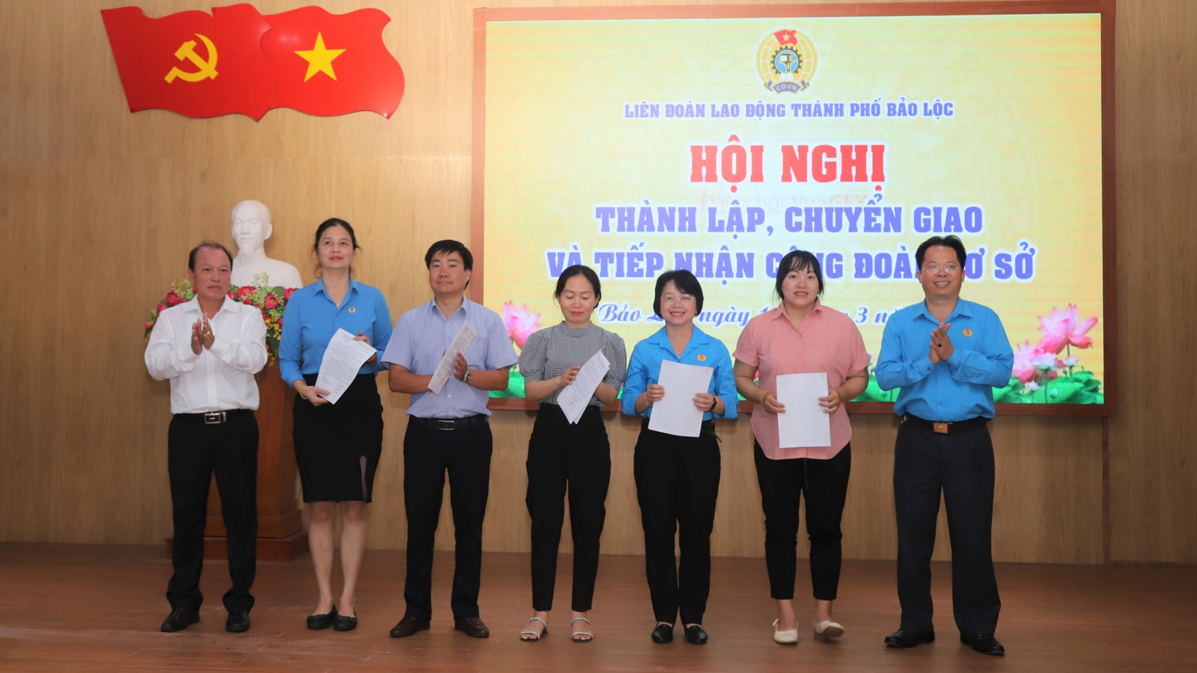 Liên đoàn Lao động TP Bảo Lộc tiếp nhận 25 Công đoàn cơ sở với hơn 1.690 đoàn viên